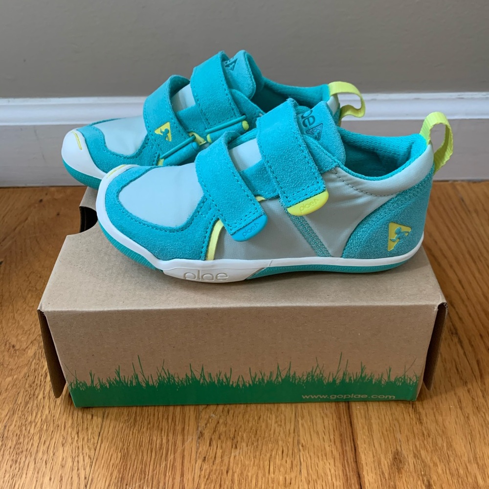 NIB Plae Kid’s Ty Sneakers, Size 9